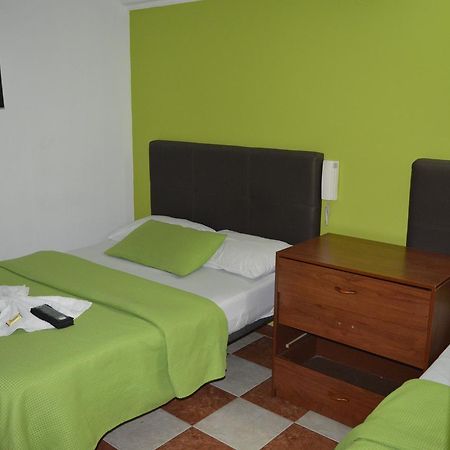 Hotel Las Palmas Fontibon 波哥大 外观 照片